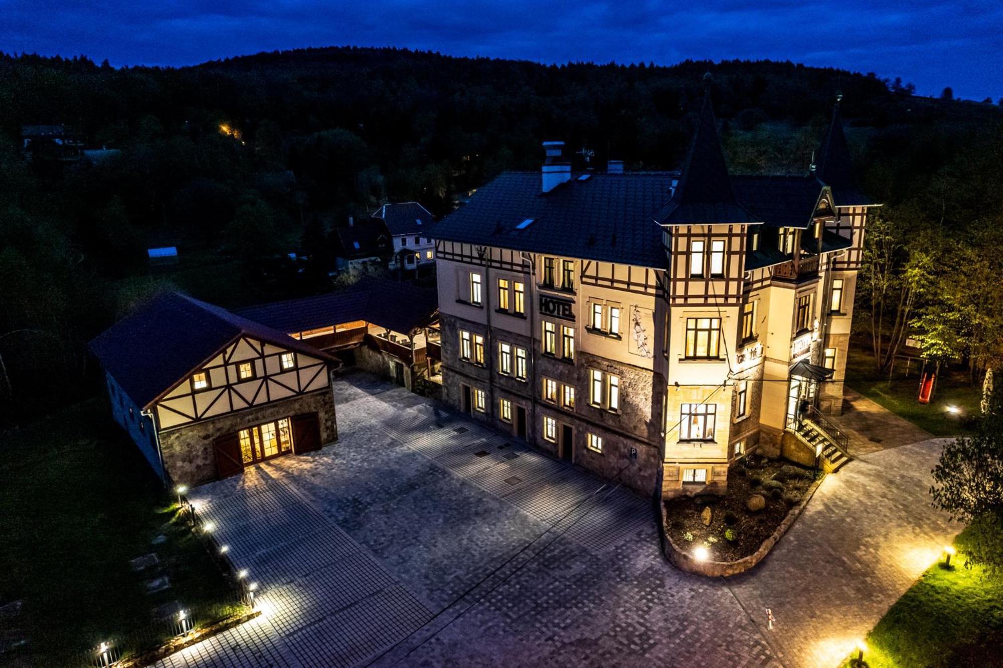 Hotel Svycarsky Dum Sneznik 外观 照片