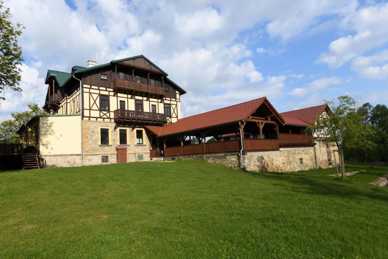 Hotel Svycarsky Dum Sneznik 外观 照片